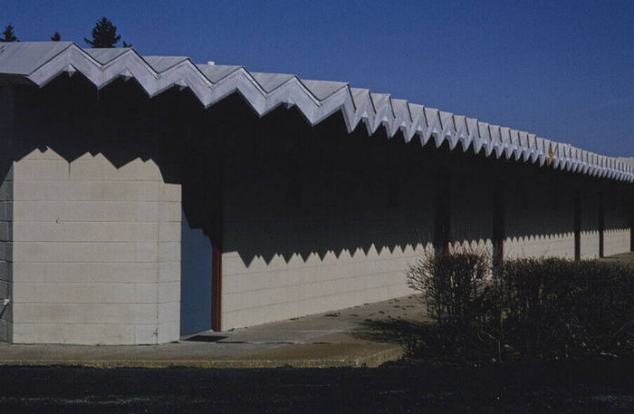 Snow Flake Motel - Old Post Card View (newer photo)